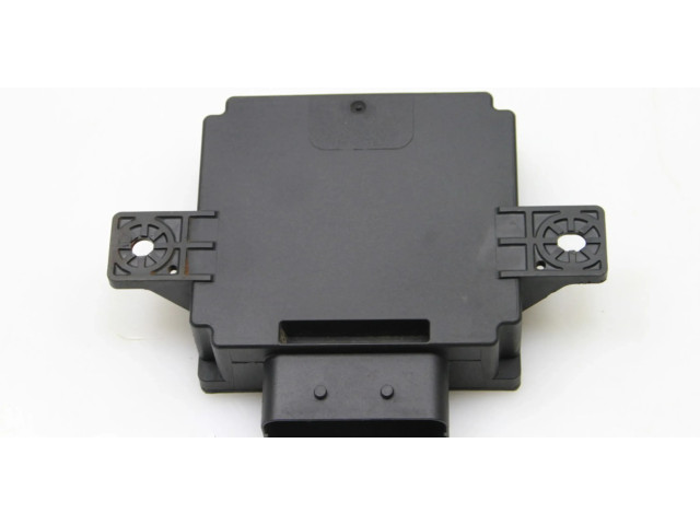 Блок управления PE0318572 Mazda CX-3