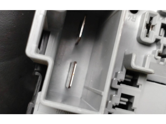 Pojistková skříňka 13800159, 6G9T14B192AA Volvo V60 2011