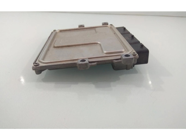 Řídící jednotka 237104736R   Renault Captur 2015