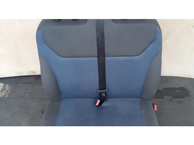 Переднее двухместное сиденье