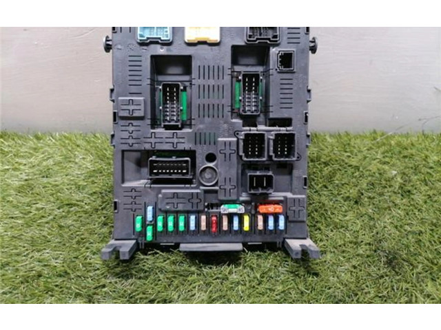 Блок предохранителей  281197595, 281197595   Peugeot 5008    