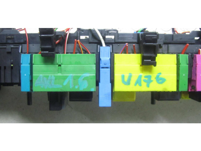 Блок предохранителей A2465400340 Mercedes-Benz A W176