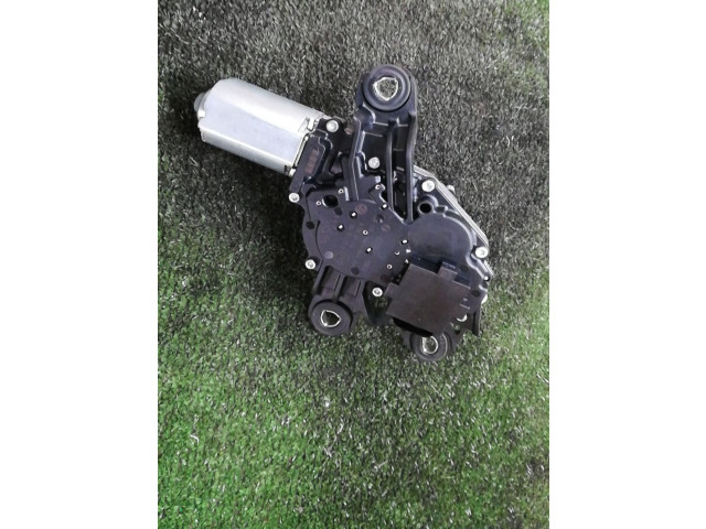 Моторчик заднего дворника 390201216    Volkswagen Golf VI