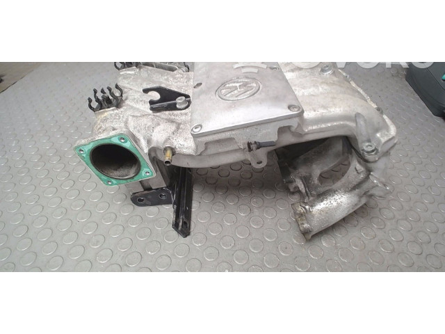 Всасывающий коллектор NICHTZUTREFFEND    Volkswagen PASSAT B4