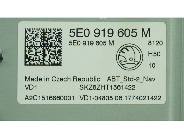 Дисплей 5E0919605M, SKZ6ZHT1561422 Skoda Octavia Mk3 (5E)