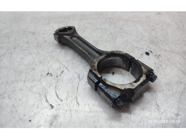 Шатун      Opel Antara  