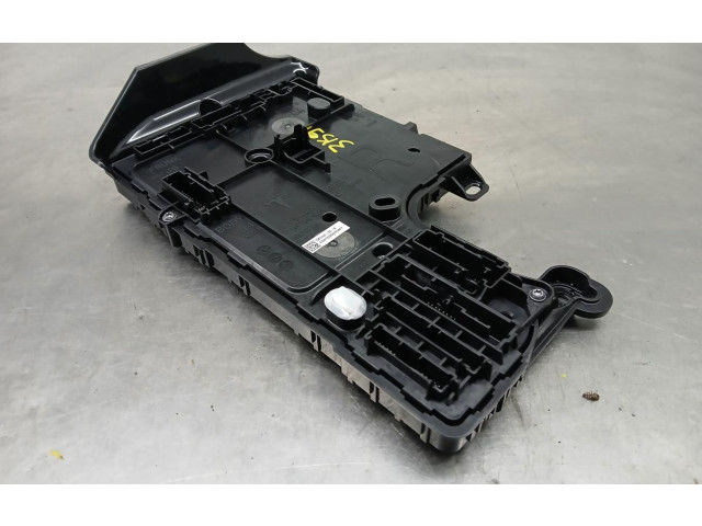 Блок комфорта 156745400B, 149784800E2 Tesla Model 3