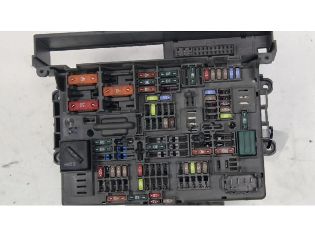 Pojistková skříňka BMW 3 E92 E93 2006