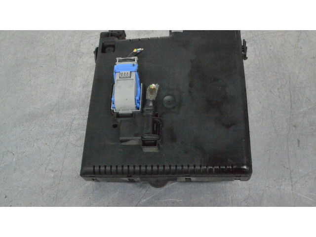 Блок предохранителей    Volvo S60    