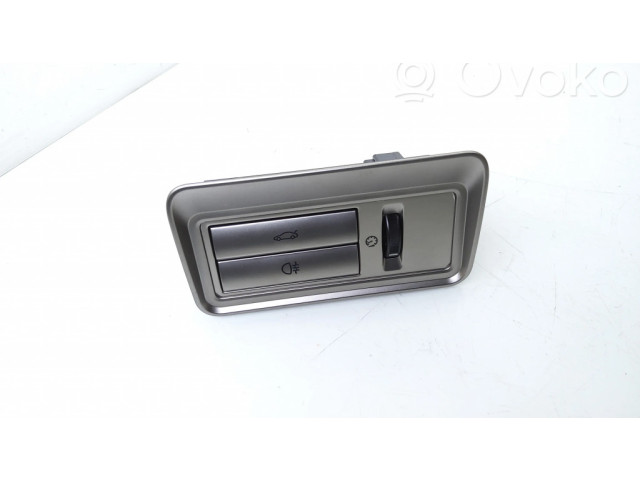 Выключатель открытия задней двери