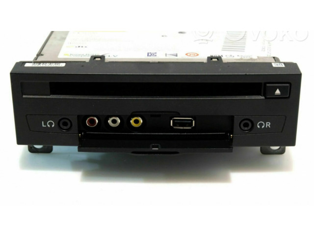 Радио/ проигрыватель CD/DVD / навигация