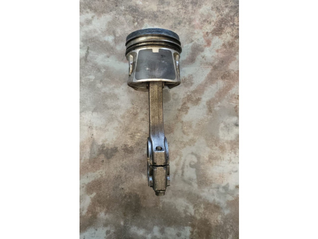  Поршень с шатуном    Nissan X-Trail T32  