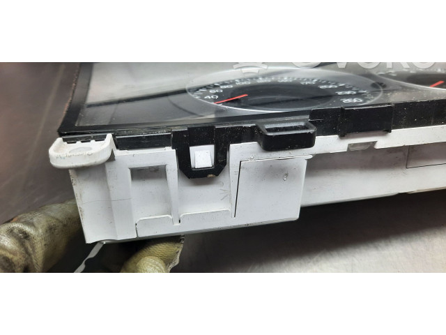 Панель приборов    Volvo V70       