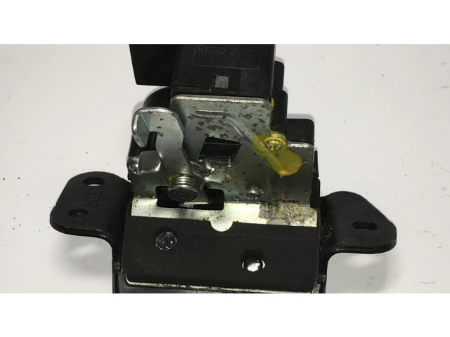 Zámek zadních dveří 812302S000 Hyundai ix35 2012