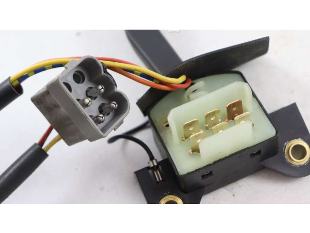 Ручка стеклоочистителей 1363017   Volvo 940