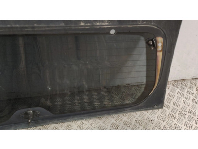 Заднее стекло
