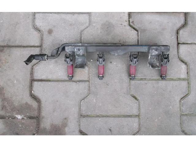 Топливная рампа Mazda 3