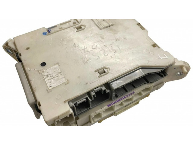 Блок предохранителей  8267253040   Lexus IS 220D-250-350    