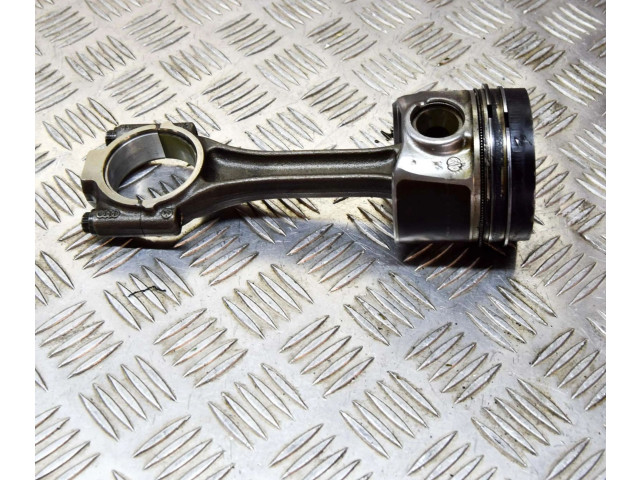 Поршень CLHA 03L107065J, 03L105401A Volkswagen Golf VII для дизельного двигателя 1.6