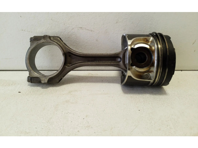 Поршень с шатуном 4n14 M174 Mitsubishi Outlander