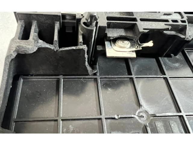   Pojistková skříňka MX6T14D068EBA, JX6T14A094AE   Ford Kuga III 2022