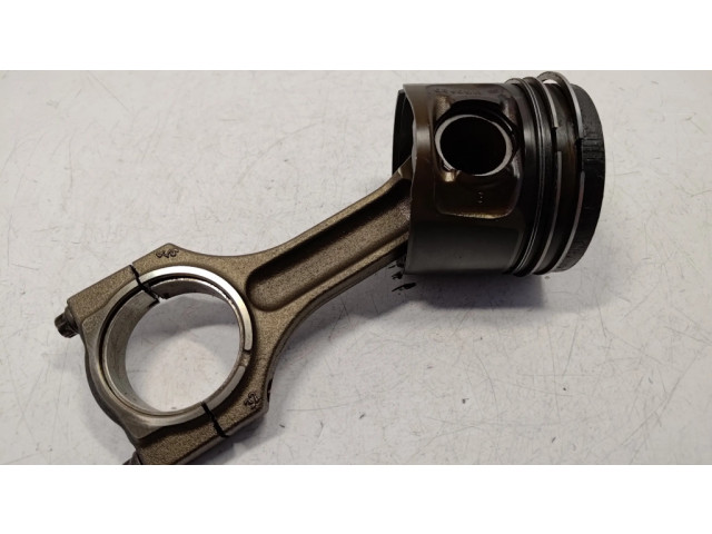  Поршень с шатуном N47 11257803033, 11248473776  BMW 3 E90 E91 для дизельного двигателя 1.8