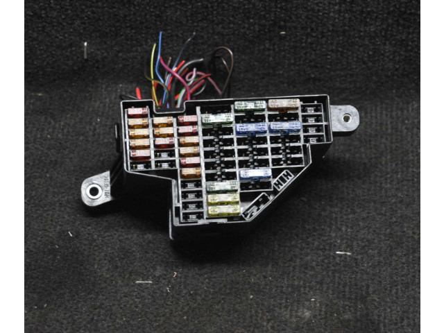 Блок предохранителей 3C2941824 Volkswagen PASSAT B6