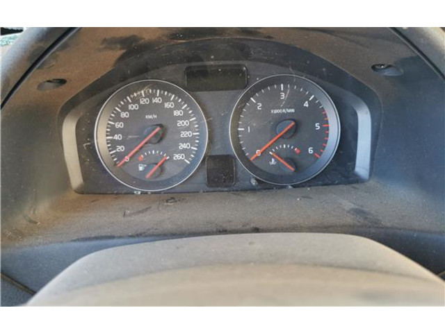 Панель приборов Volvo C30