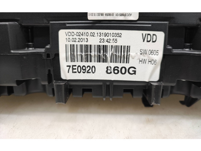 Přístrojová deska Volkswagen Transporter - Caravelle T5 2013 7E0920860G, VDD024100