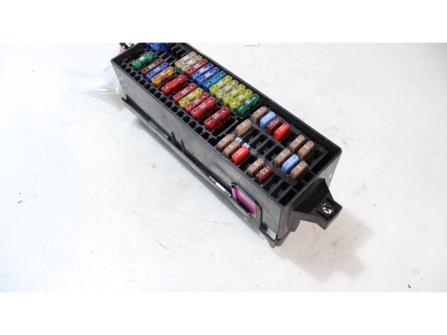 Блок предохранителей Skoda Fabia Mk2 (5J)