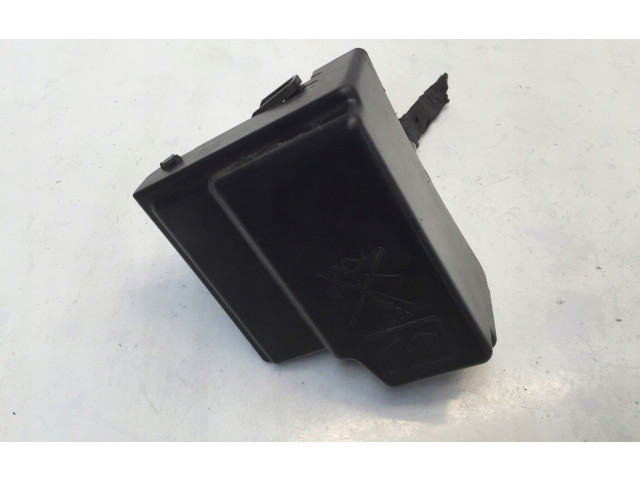 Pojistková skříňka 252361535R Nissan Juke II F16 2021