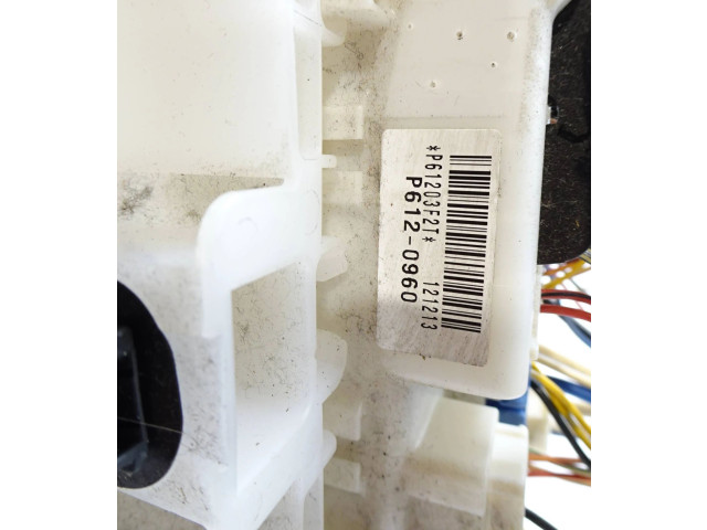 Pojistková skříňka P612-0960, P61203F2T Suzuki Swift II 2011