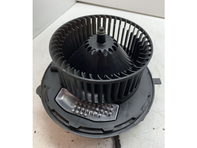 Вентилятор печки 5Q1819021 Skoda Octavia Mk3 (5E)
