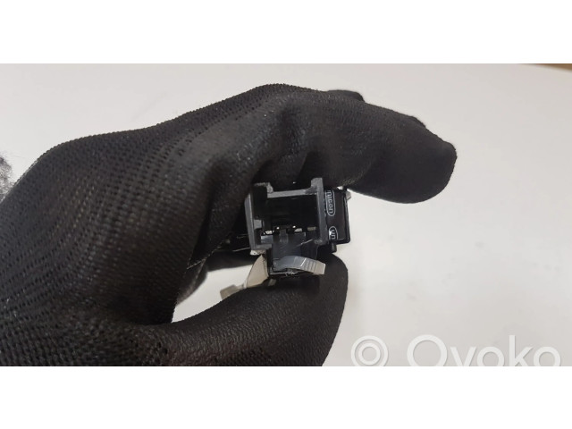 Aukšto dažnio garsiakalbis galinėse duryse