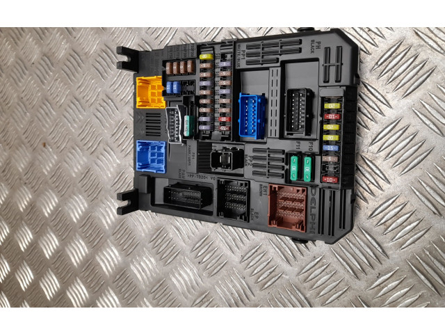 Блок предохранителей 9832881080, G7824 Peugeot 2008 I