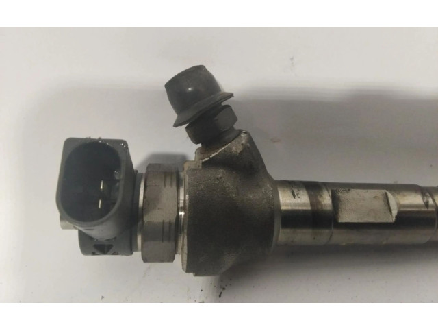 Форсунка 04L130277AC Volkswagen Caddy