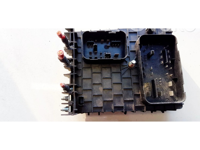 Блок предохранителей  1k0937124h, 01394932   Volkswagen Touran I    