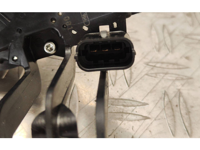 Двигатель стеклоочистителя заднего стекла 4564548    Saab 9-5   