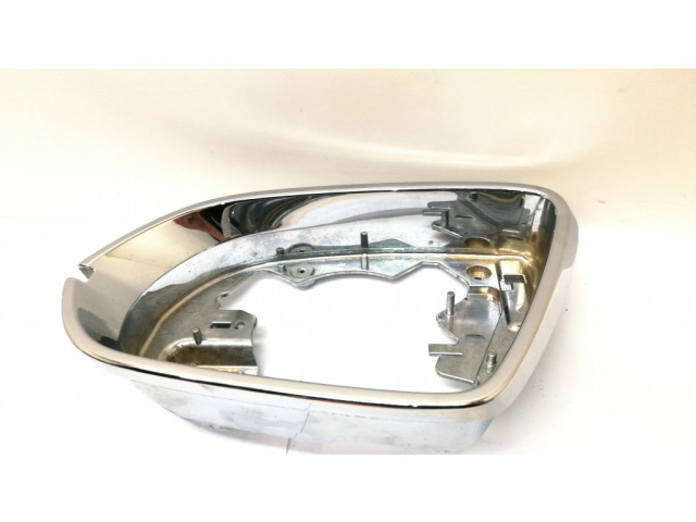 Пластиковая отделка зеркала