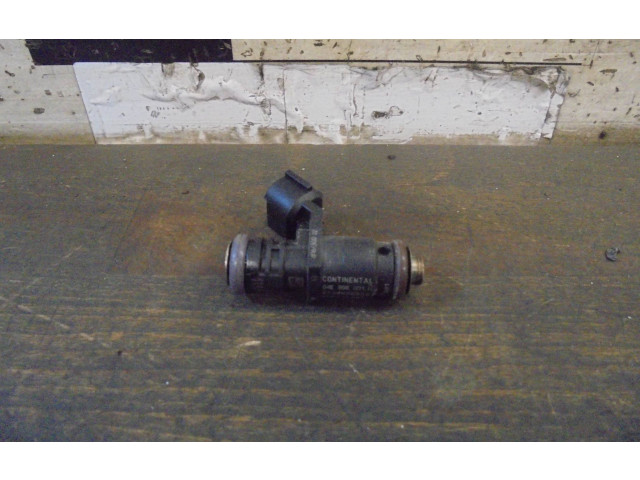 Форсунка 04E906031H, 04E906031F Skoda Fabia Mk2 (5J) CHYB