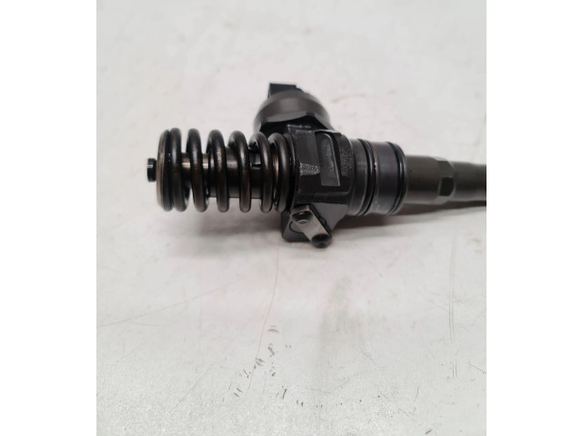 Vstřikovač 038130073BN   Volkswagen Caddy    BLS 