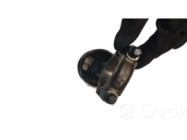 Píst BMW 5 E60 E61 pro naftový motor 3.0