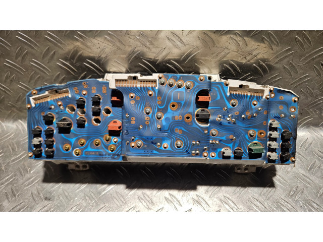 Панель приборов    Mazda 626       