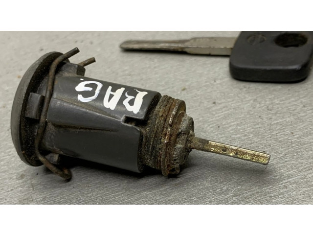 Zámek zadních dveří Y0095 Opel Rekord E2 1983