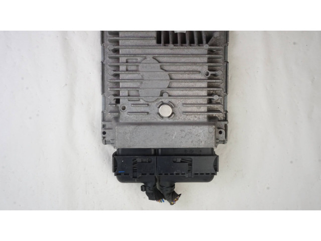 Блок управления двигателя 03L906023PA, 5WP42935AA Volkswagen Caddy