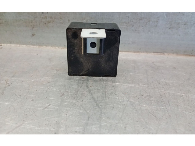 Pojistková skříňka 9543022002, 9543022002 Hyundai Accent 1998