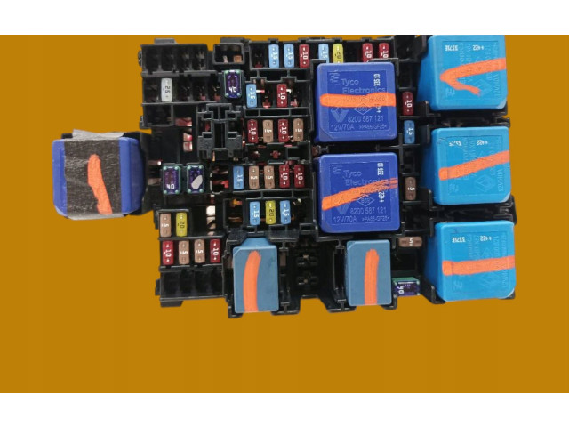 Блок предохранителей 252367589T Dacia Sandero III