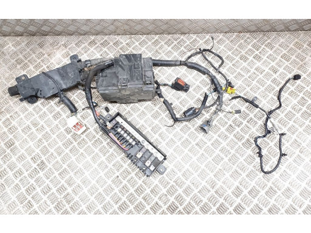 Блок предохранителей J9D3-9137-HD   Jaguar I-Pace    