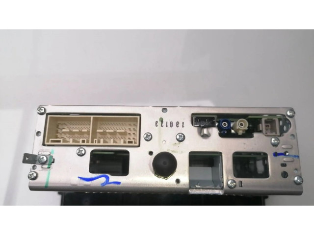 Радио/ проигрыватель CD/DVD / навигация