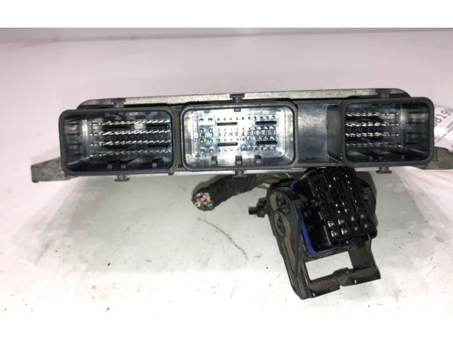 Блок управления двигателем Блок управления 8200240487, M000T45171ZT Dacia Logan I
